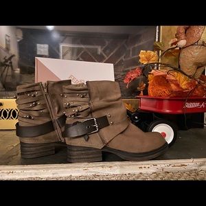 Fergalicous fall booties